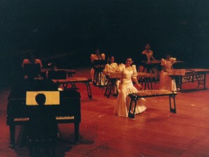 Xue Bing Chen guzheng performance in Sydney Opera House - 陳雪冰和她的學生古箏表演在悉尼歌劇院